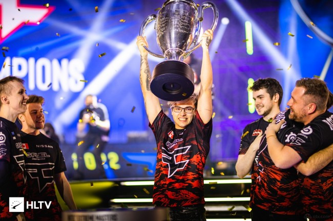 JKL：我觉得自己不是很菜的选手 在想怎么延续自己的状态