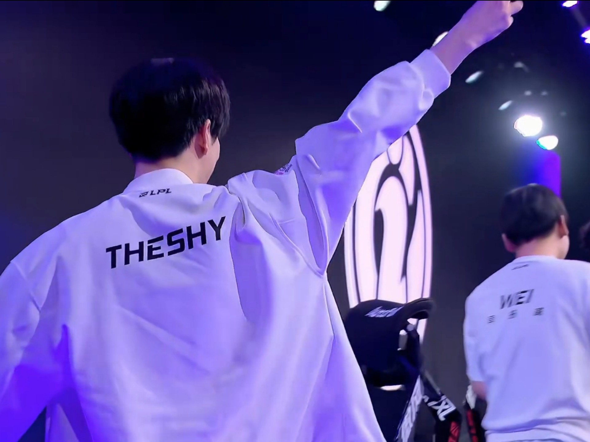 T1近期状态火热拿下七连胜，以11-1的成绩位于积分榜第一