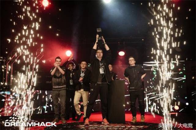 退役选手MLXG称自己没钱没自由，接近抑郁